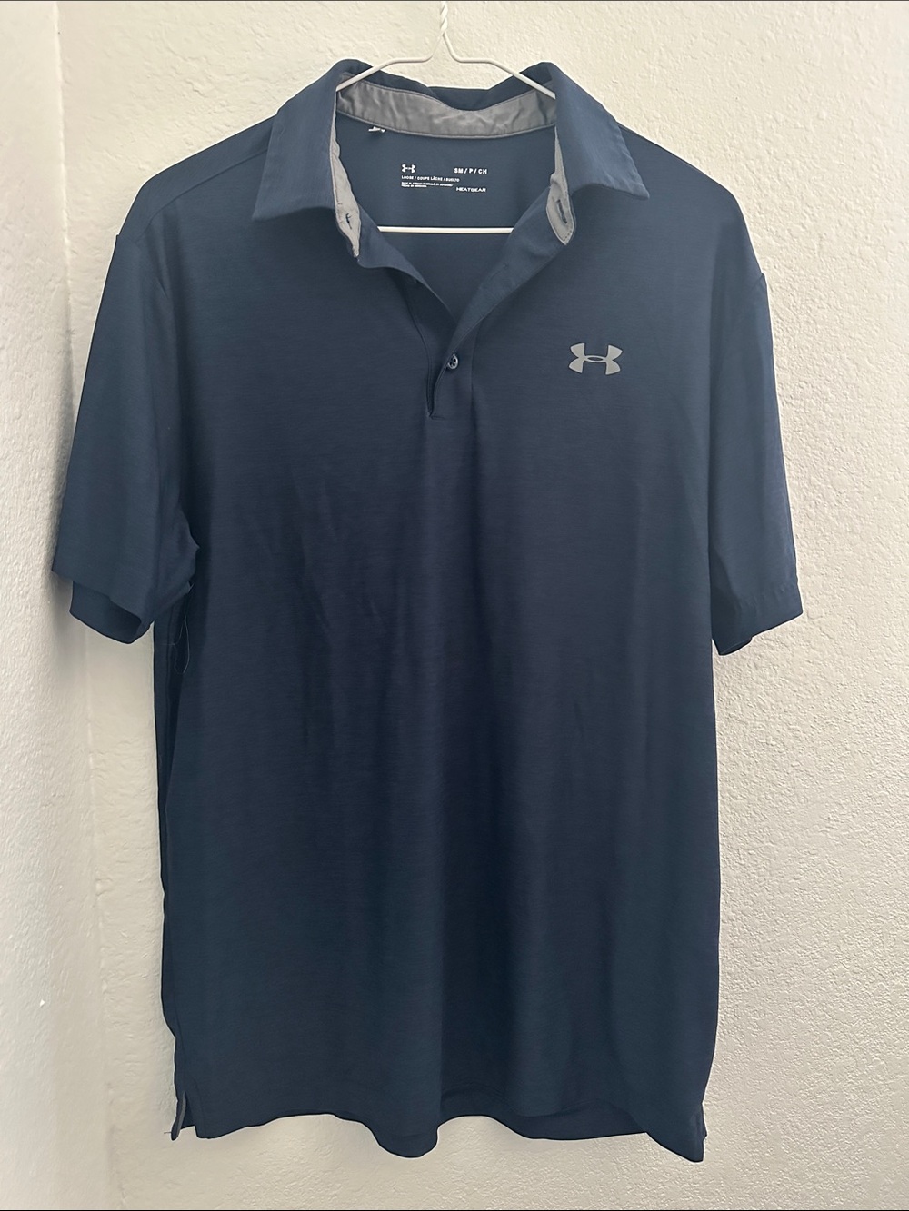 Under Armour Men’s Dark Blue Polo with Contrast Logo